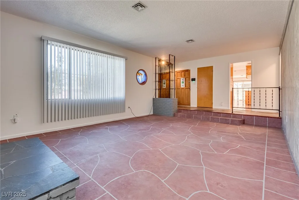 1238 Campbell, Las Vegas, NV 89102