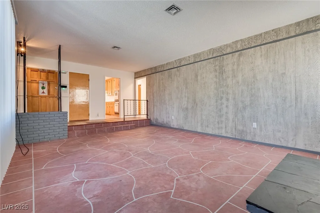 1238 Campbell, Las Vegas, NV 89102