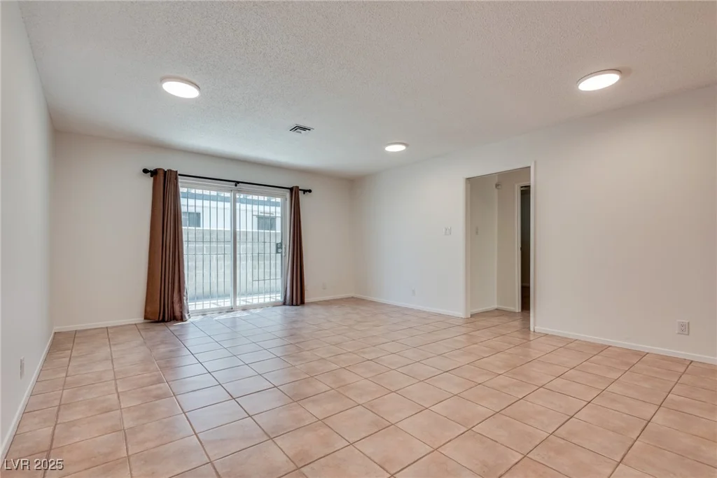 1238 Campbell, Las Vegas, NV 89102