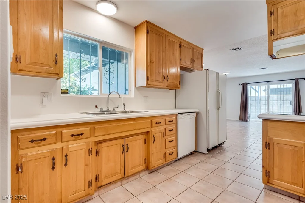 1238 Campbell, Las Vegas, NV 89102