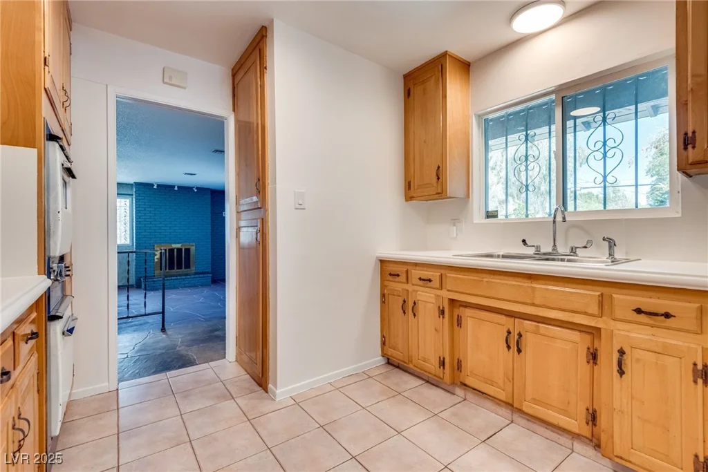 1238 Campbell, Las Vegas, NV 89102