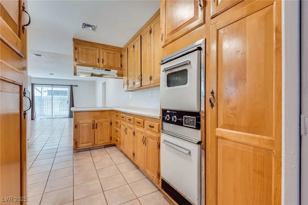 1238 Campbell, Las Vegas, NV 89102