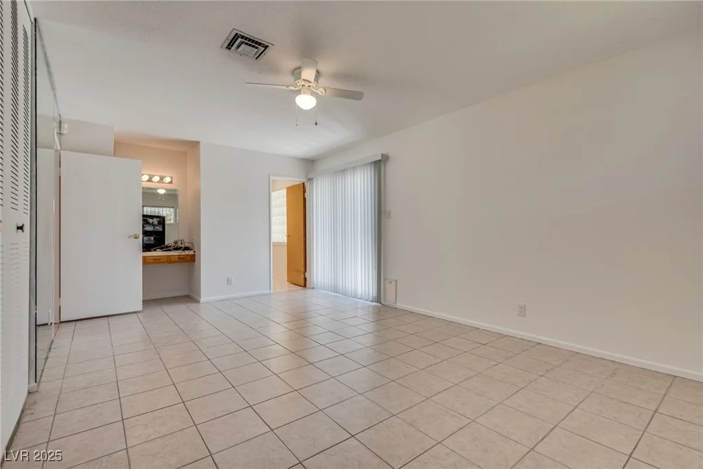 1238 Campbell, Las Vegas, NV 89102