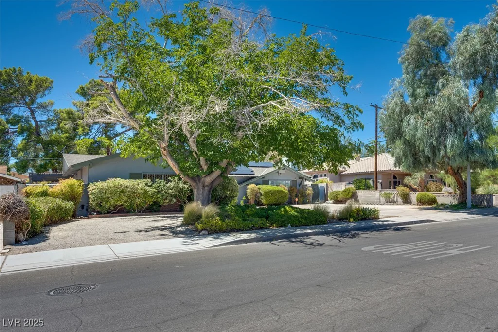 1238 Campbell, Las Vegas, NV 89102