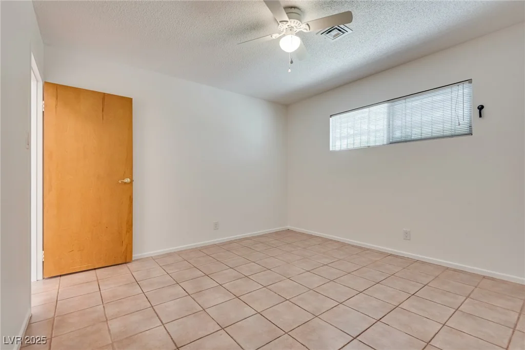 1238 Campbell, Las Vegas, NV 89102