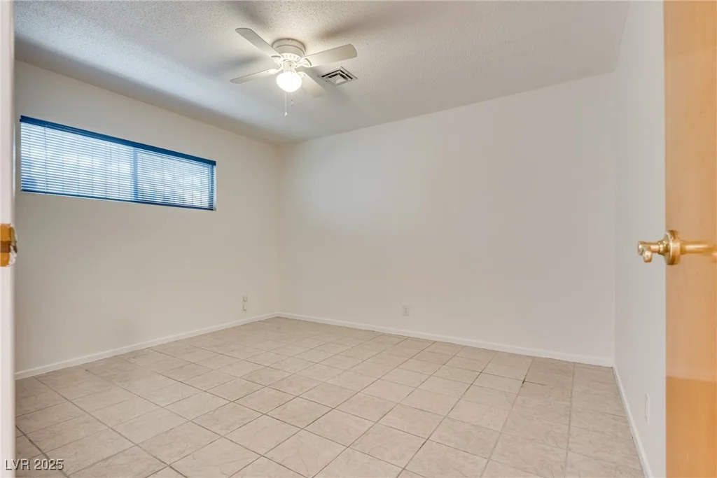 1238 Campbell, Las Vegas, NV 89102
