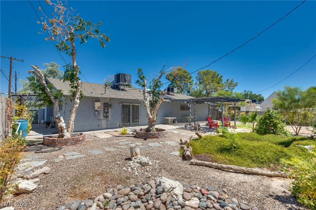 1238 Campbell, Las Vegas, NV 89102