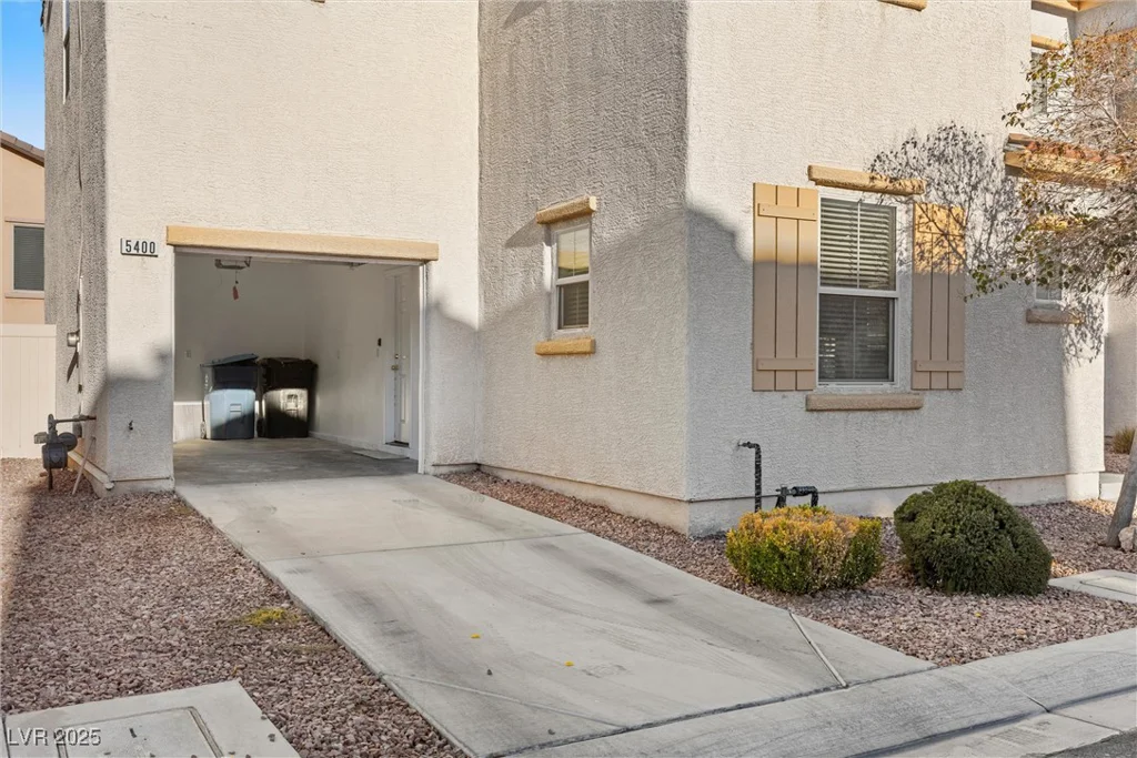 5400 Flowing Spring, Las Vegas, NV 89122
