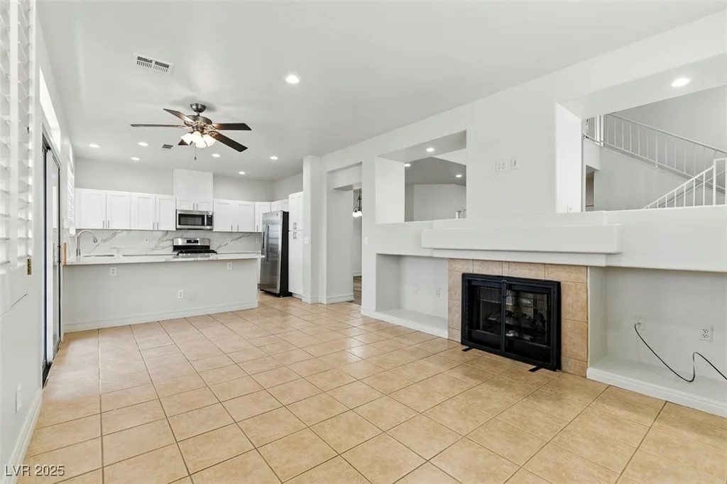 2512 Silver Shadow, Las Vegas, NV 89108