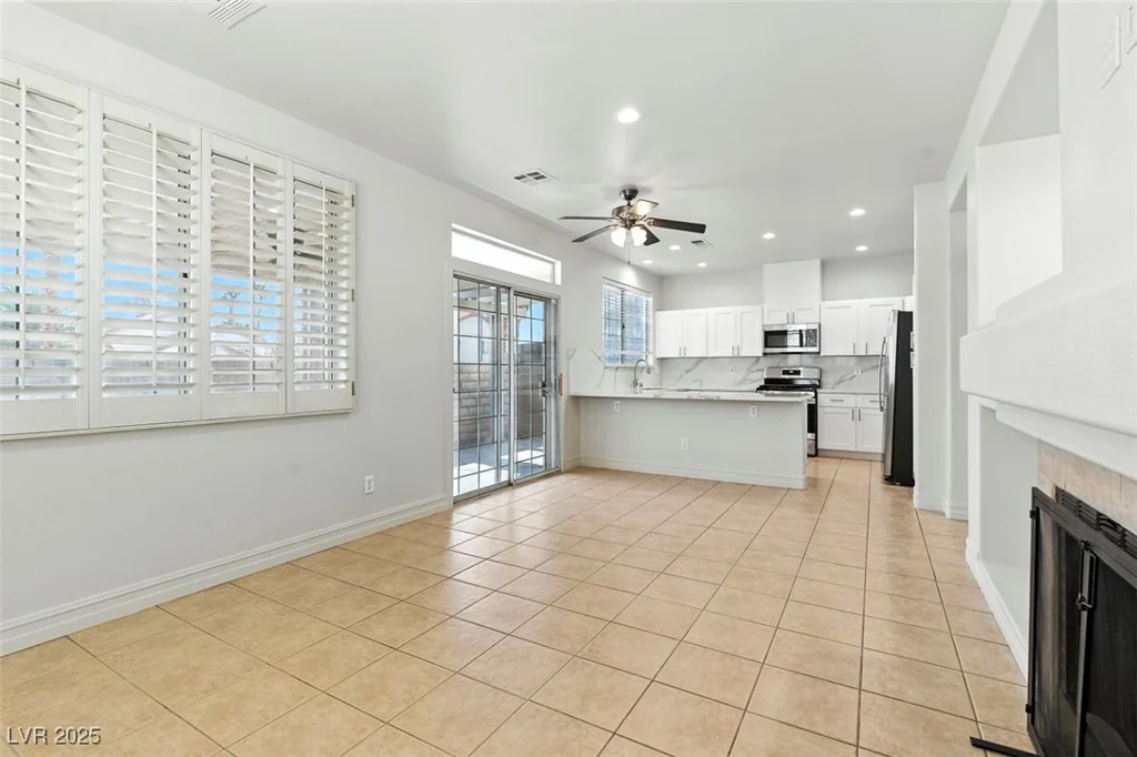 2512 Silver Shadow, Las Vegas, NV 89108