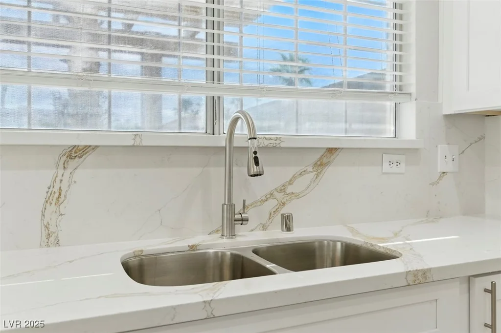 2512 Silver Shadow, Las Vegas, NV 89108