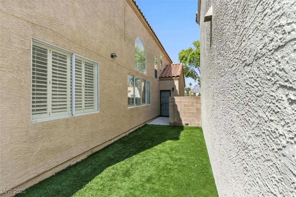 2512 Silver Shadow, Las Vegas, NV 89108