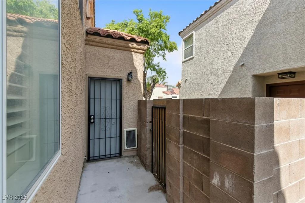 2512 Silver Shadow, Las Vegas, NV 89108