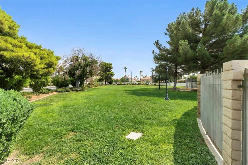 2512 Silver Shadow, Las Vegas, NV 89108