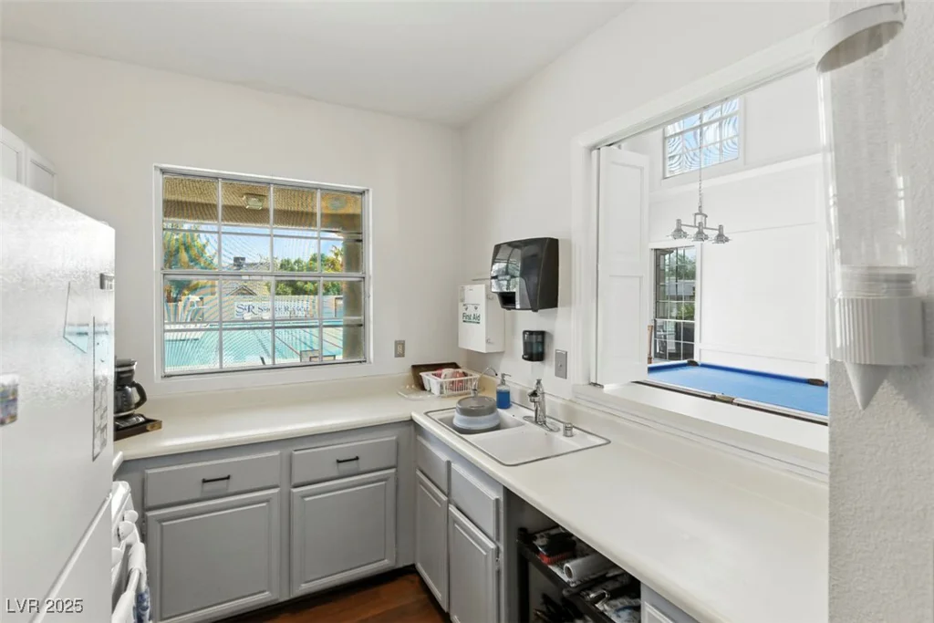 2512 Silver Shadow, Las Vegas, NV 89108
