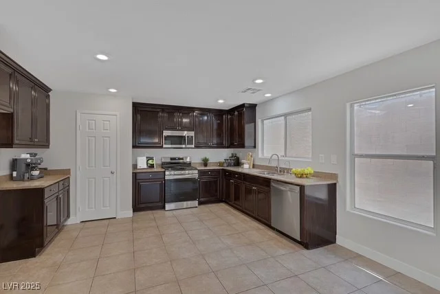 589 Brinkburn Point, Las Vegas, NV 89178
