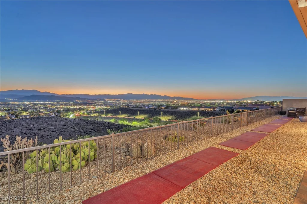 2740 Solar Flare, Henderson, NV 89044