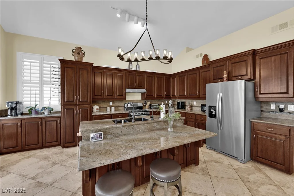 8205 Woodland Prairie, Las Vegas, NV 89129
