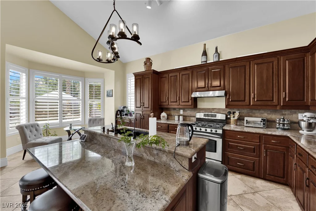 8205 Woodland Prairie, Las Vegas, NV 89129