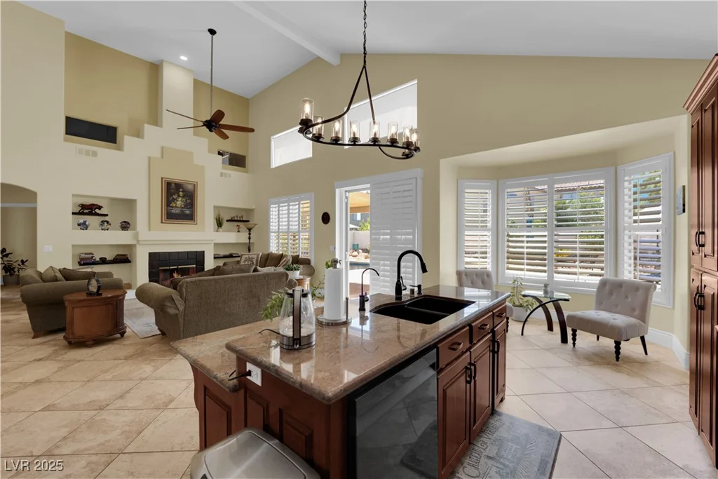 8205 Woodland Prairie, Las Vegas, NV 89129