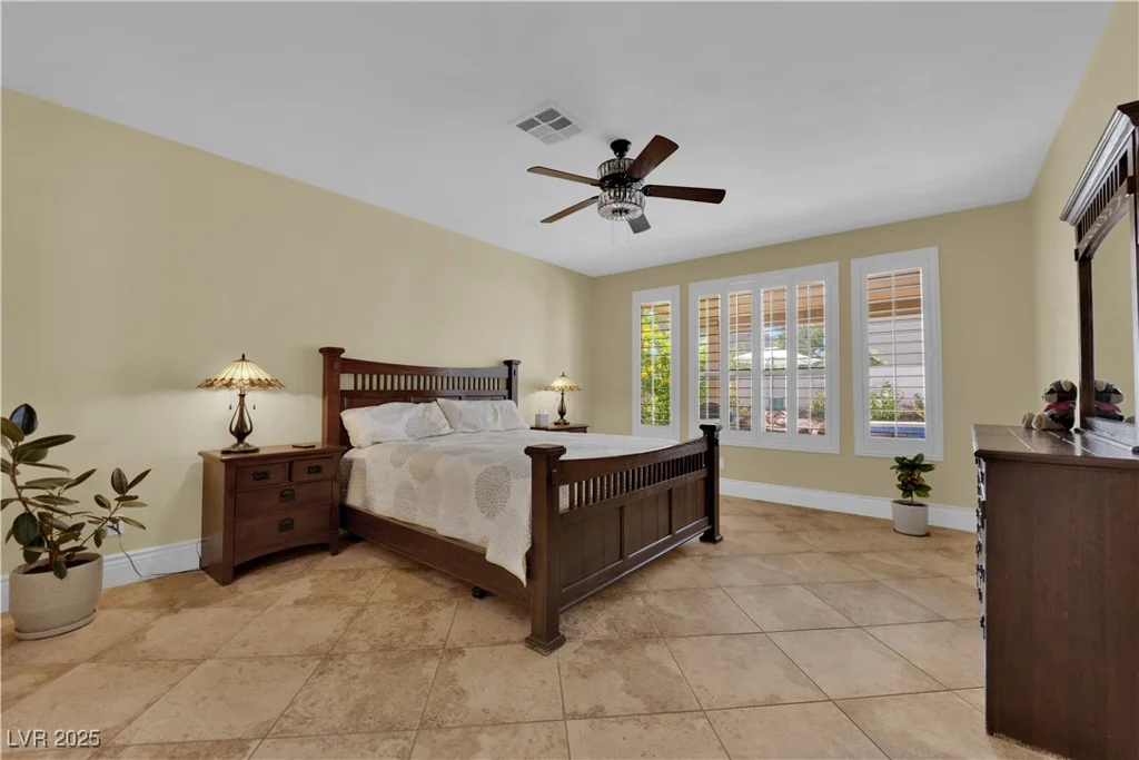 8205 Woodland Prairie, Las Vegas, NV 89129