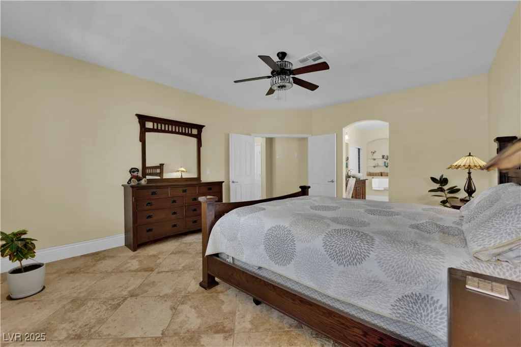 8205 Woodland Prairie, Las Vegas, NV 89129
