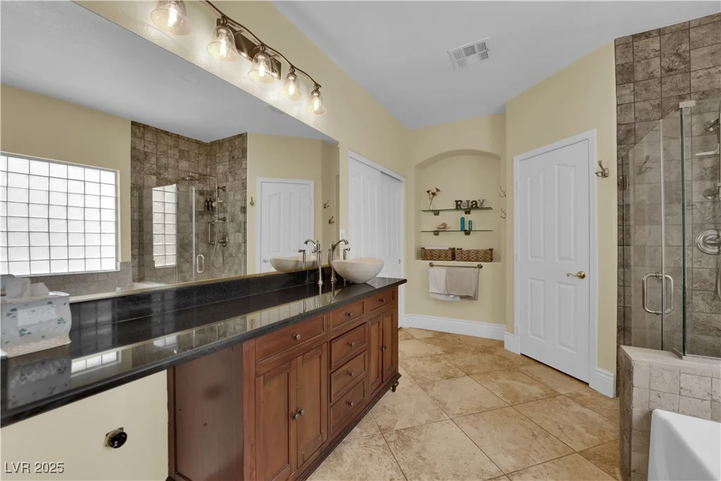 8205 Woodland Prairie, Las Vegas, NV 89129