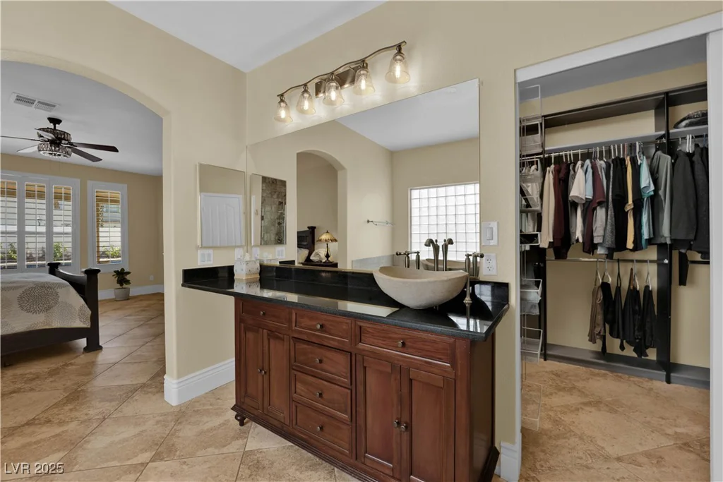 8205 Woodland Prairie, Las Vegas, NV 89129