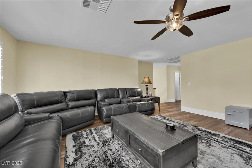 8205 Woodland Prairie, Las Vegas, NV 89129