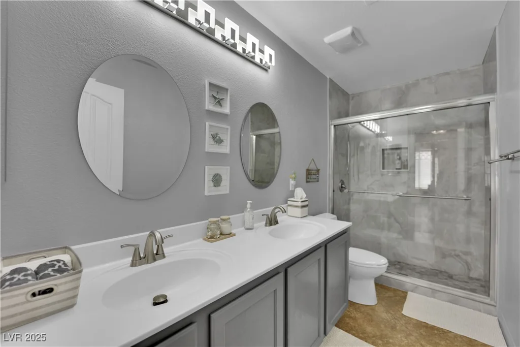 8205 Woodland Prairie, Las Vegas, NV 89129