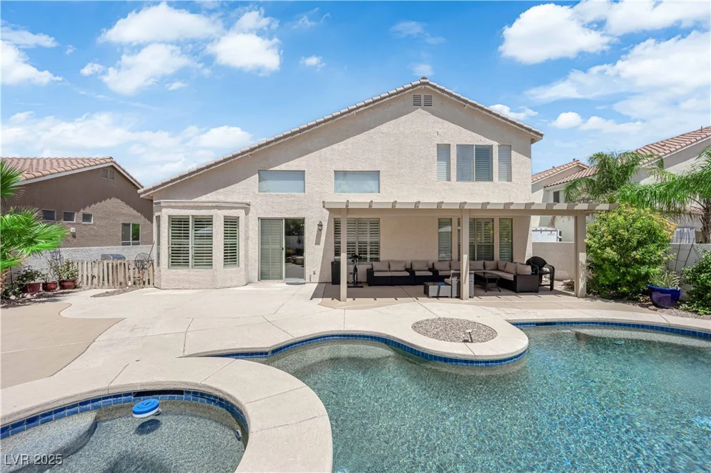 8205 Woodland Prairie, Las Vegas, NV 89129