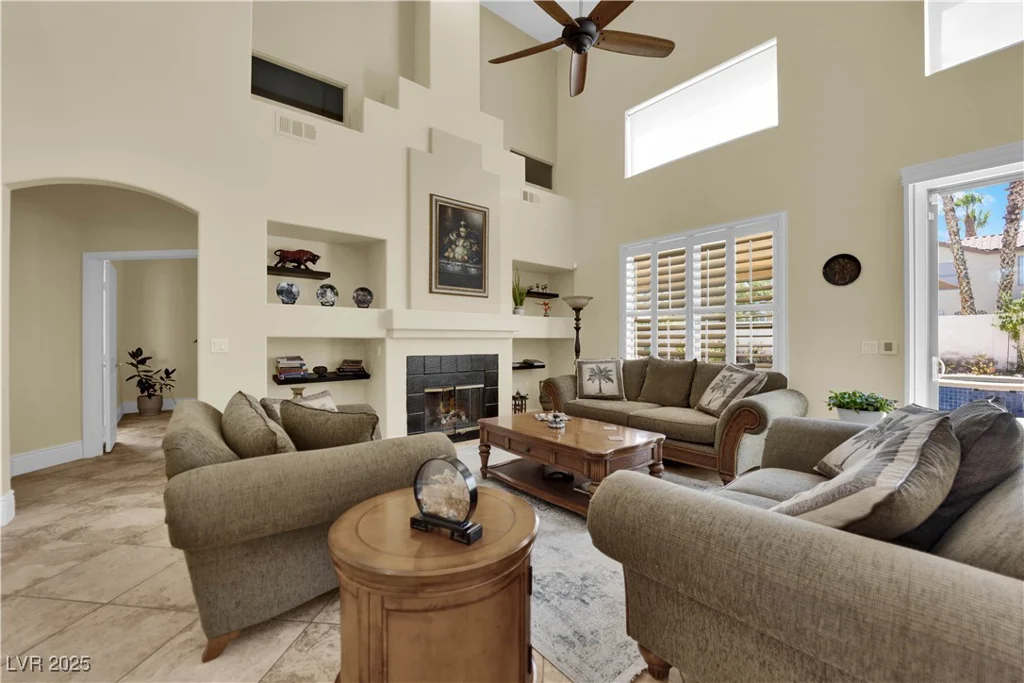 8205 Woodland Prairie, Las Vegas, NV 89129