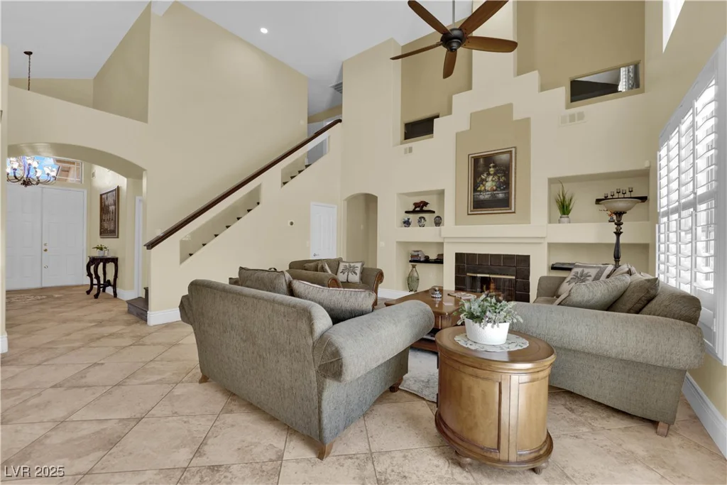 8205 Woodland Prairie, Las Vegas, NV 89129