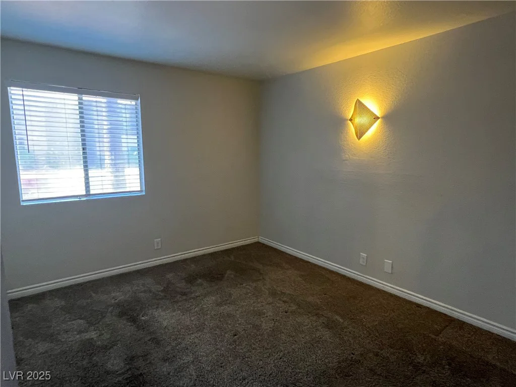 5260 River Glen, Las Vegas, NV 89103