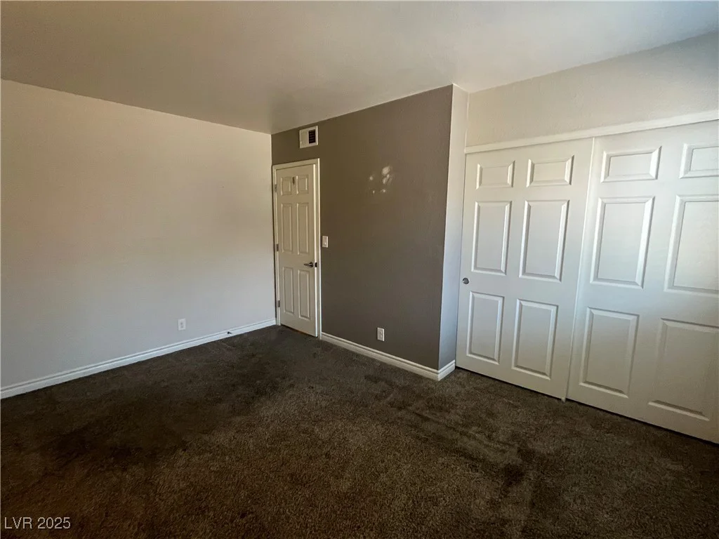 5260 River Glen, Las Vegas, NV 89103