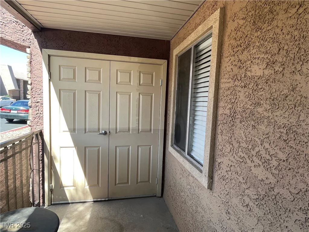 5260 River Glen, Las Vegas, NV 89103