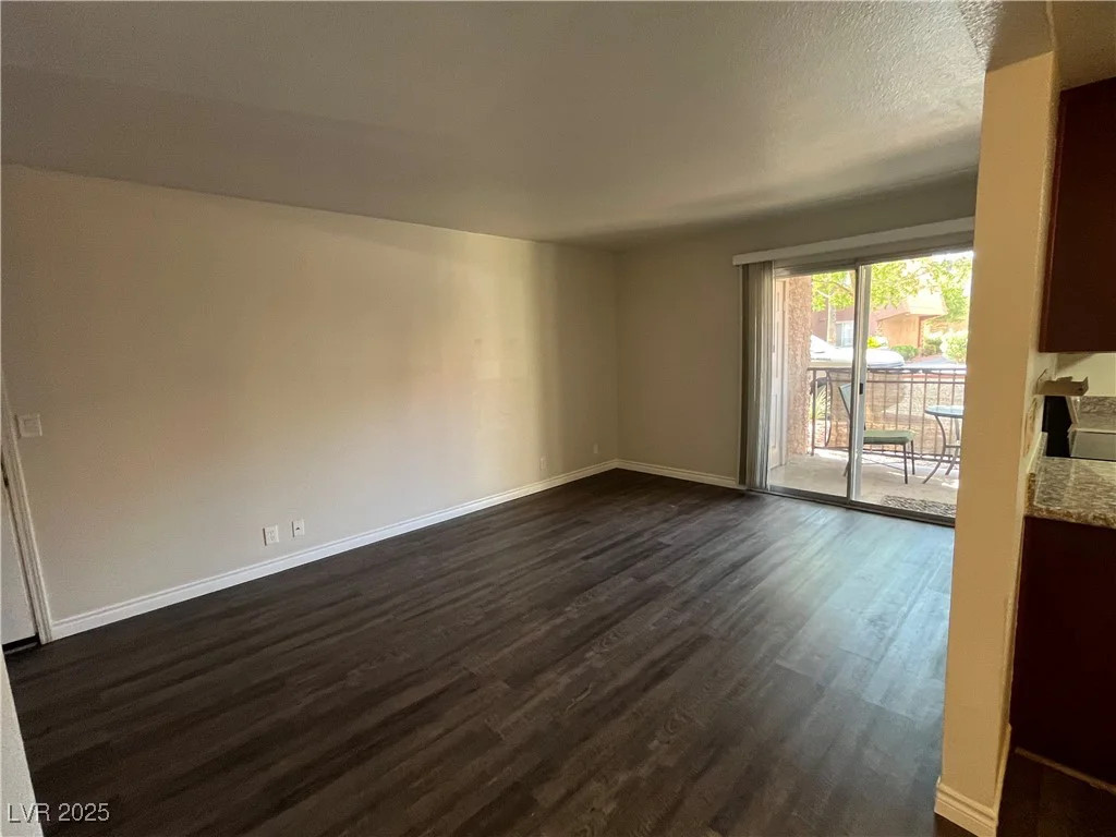 5260 River Glen, Las Vegas, NV 89103