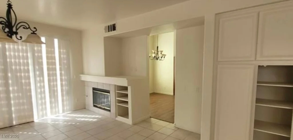 4774 Willow Glen, Las Vegas, NV 89147