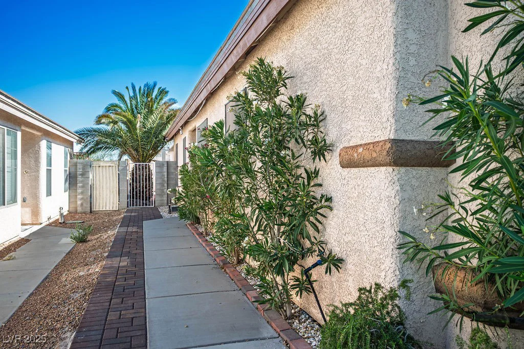 4529 Gracemont, Las Vegas, NV 89139