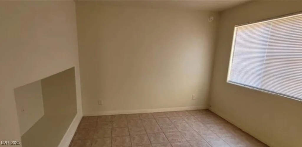 2501 Charleville, Las Vegas, NV 89106
