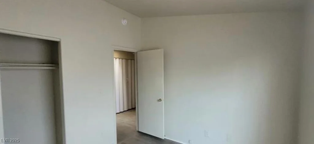 2501 Charleville, Las Vegas, NV 89106