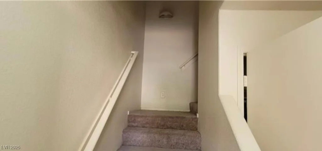 2501 Charleville, Las Vegas, NV 89106