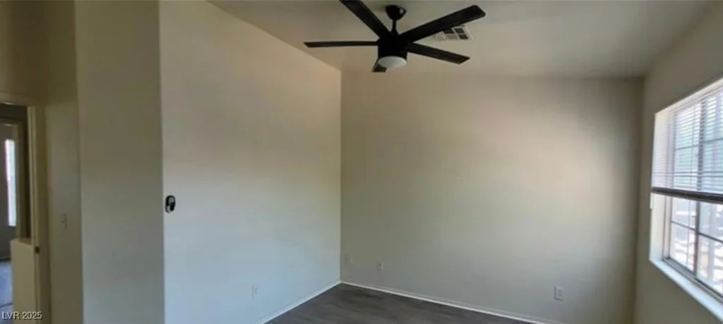 2501 Charleville, Las Vegas, NV 89106