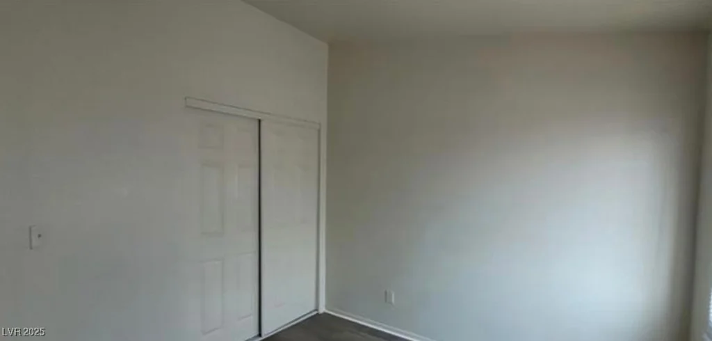 2501 Charleville, Las Vegas, NV 89106