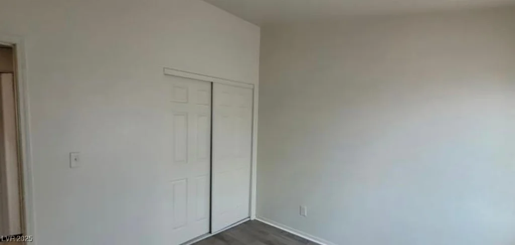 2501 Charleville, Las Vegas, NV 89106