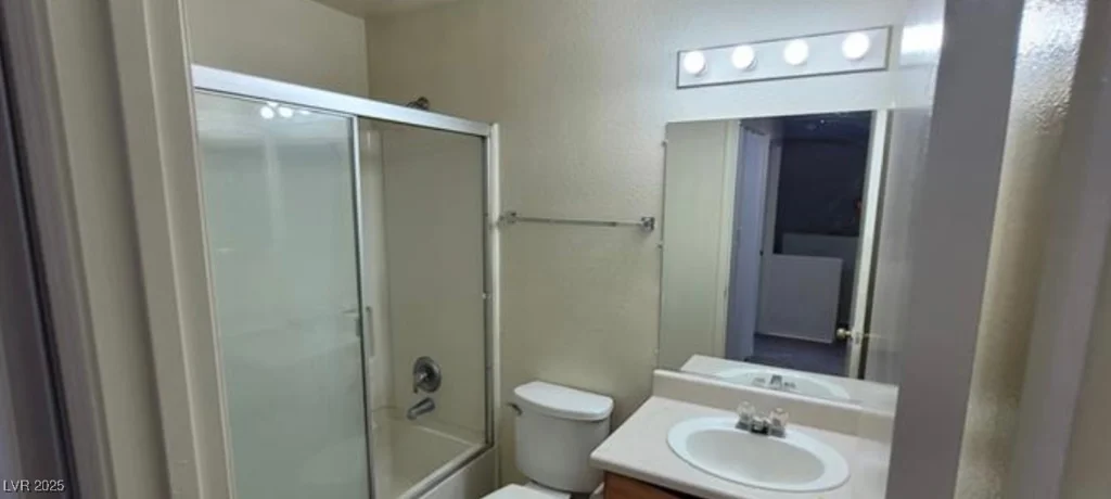 2501 Charleville, Las Vegas, NV 89106