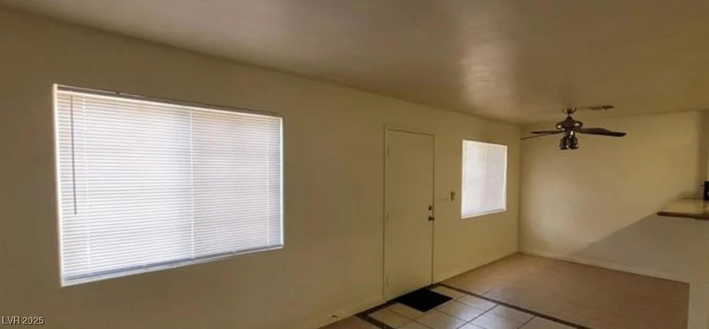 2501 Charleville, Las Vegas, NV 89106