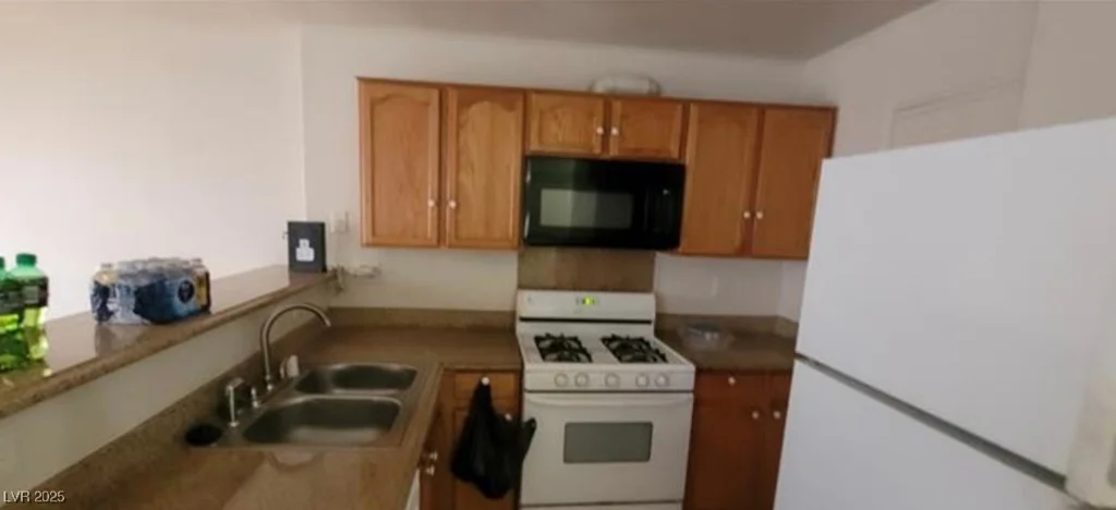 2501 Charleville, Las Vegas, NV 89106