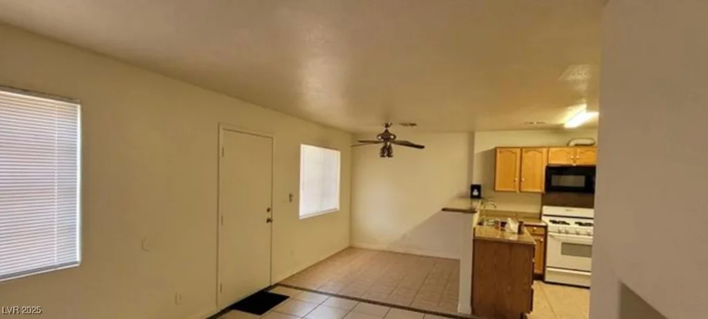 2501 Charleville, Las Vegas, NV 89106