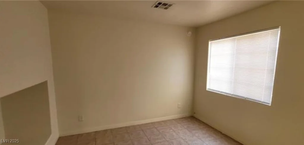 2501 Charleville, Las Vegas, NV 89106